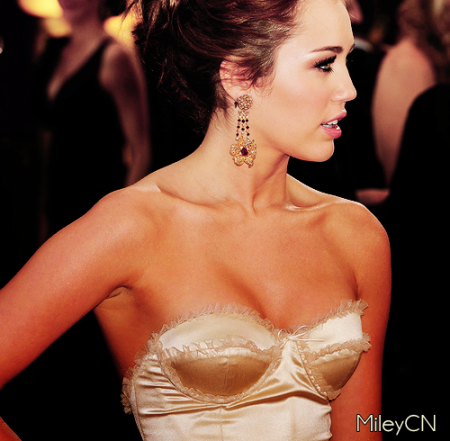 Miley6